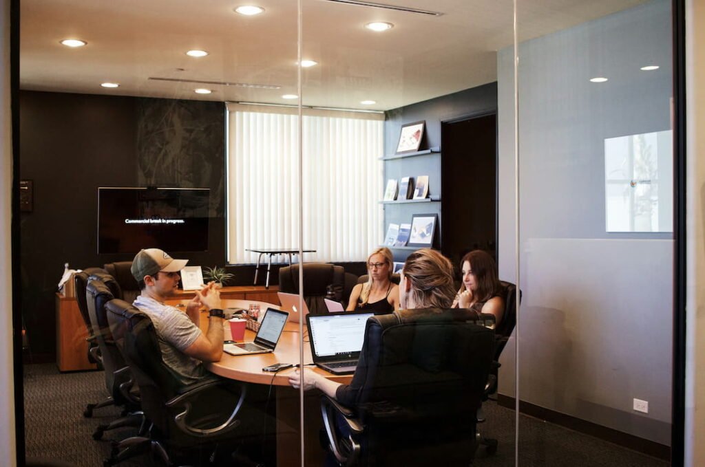 marketing-branding-communication-meeting